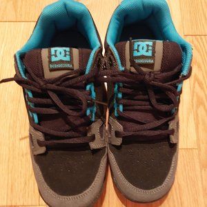 NEW DC Shoes - Youth Size 7 - PRICE DROP
